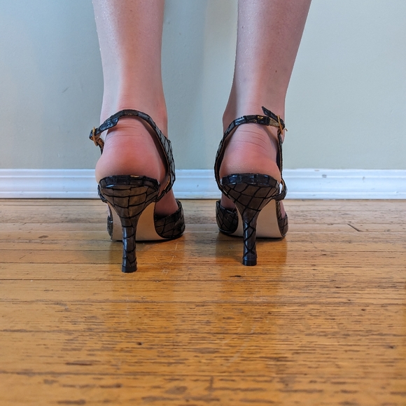 Heels - Picture 3 of 9